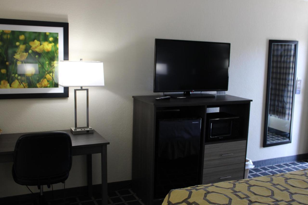 Super 8 By Wyndham Morganton Hotel Bagian luar foto