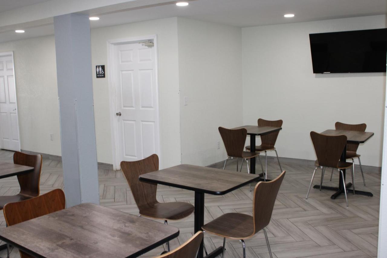 Super 8 By Wyndham Morganton Hotel Bagian luar foto
